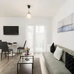 아파트 Sweet & Spicy - Brand New With Balcony *
